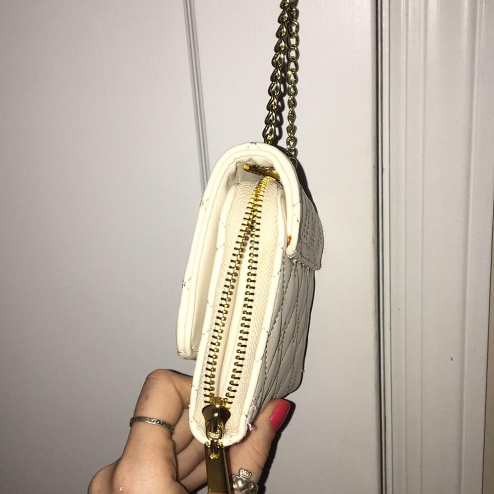 Crossbody - Picture 3 of 4